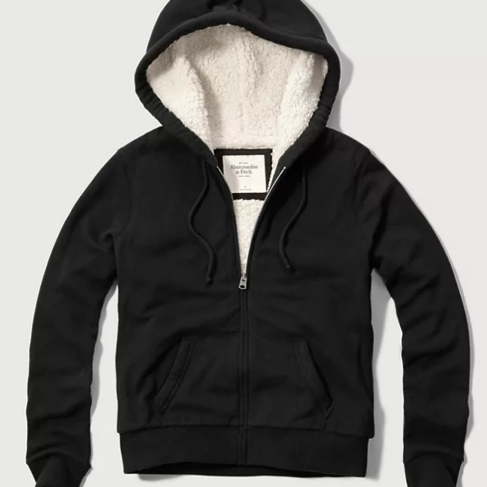 Hollister Women's Black Oversized Sherpa Cropped Hoodie